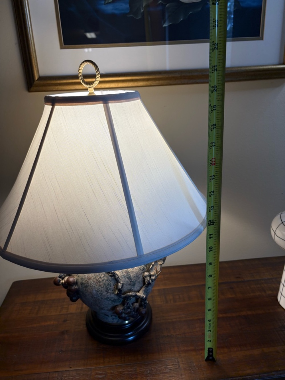 🔥🔥🔥A Rare Find Vintage Table Lamp Featuring A Base With Grape And Vine Details - Picture 10 of 13